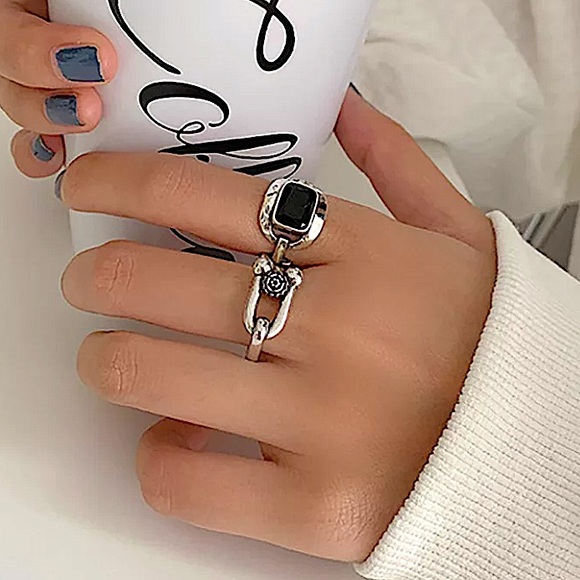 STERLING SILVER HORSESHOE ONYX RING SET - Picture 3 of 6